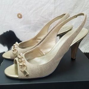 Tahari Cream Woven Gold Slingback Sandal Heels